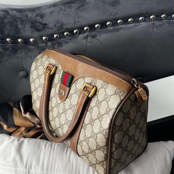 Reposhing authentic Gucci loved it but ready to rotate. - Picture 15 of 15